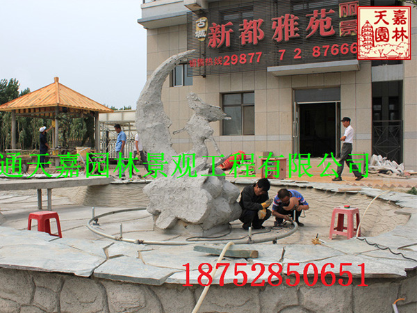 新都雅苑小區(qū)塑木涼亭、水系噴泉施工中